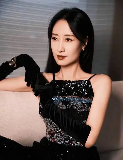 国民大姐刘敏涛,40岁中年叛逆,离婚弃豪门,涅槃重生,活出自我