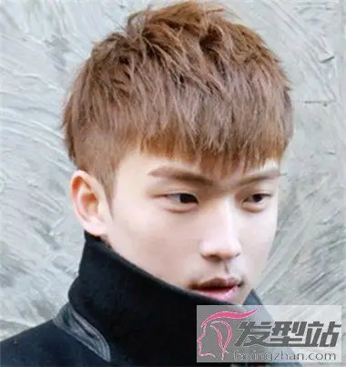高中生发型男两边短帅气阳光让青春更闪耀