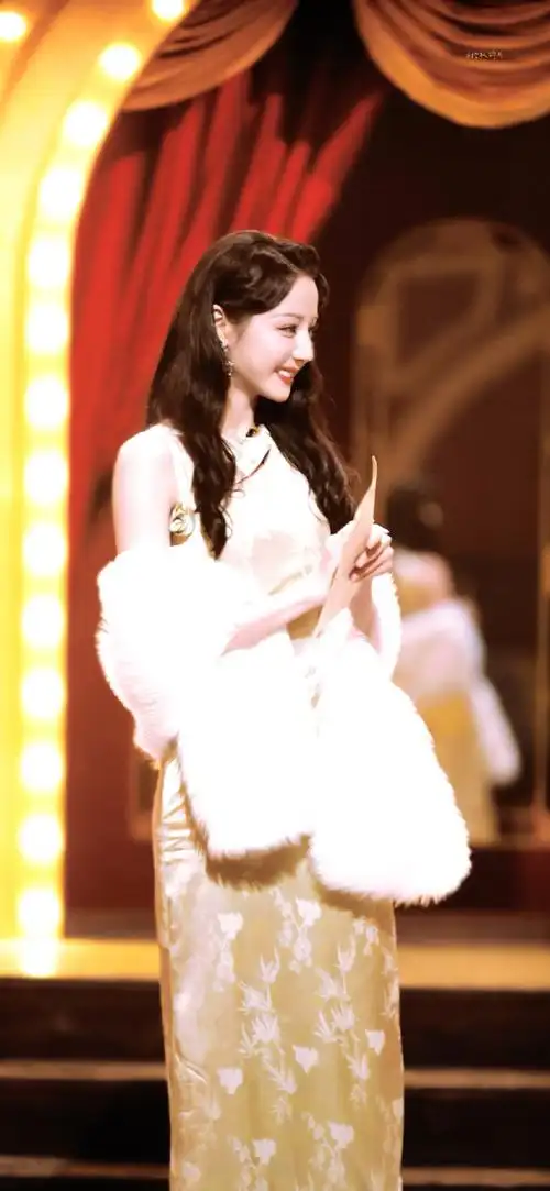 旗袍巴巴*壁纸78  #迪丽热巴旗袍