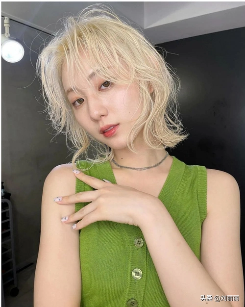 洋气立体真瘦脸,你最喜欢哪一种(女短发发型图片大全2021减龄卷发)