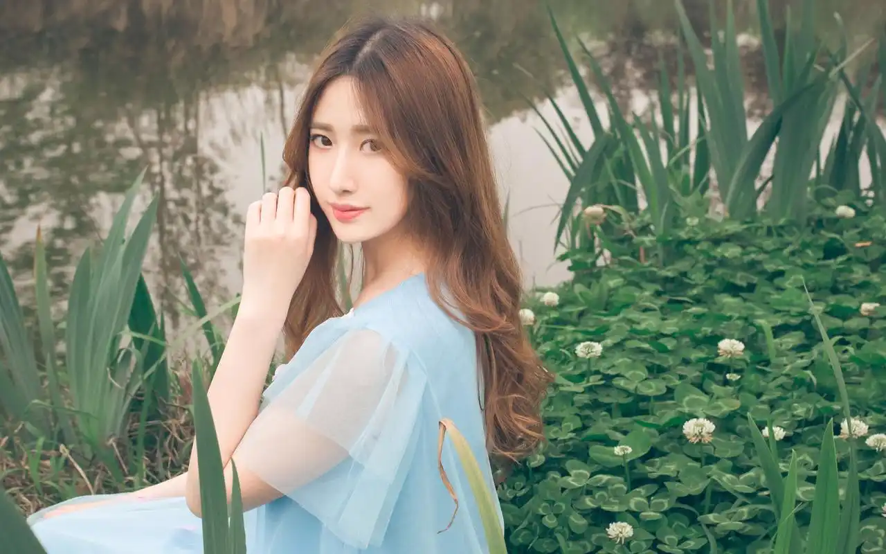 清纯美女唯美文艺写真图片桌面壁纸