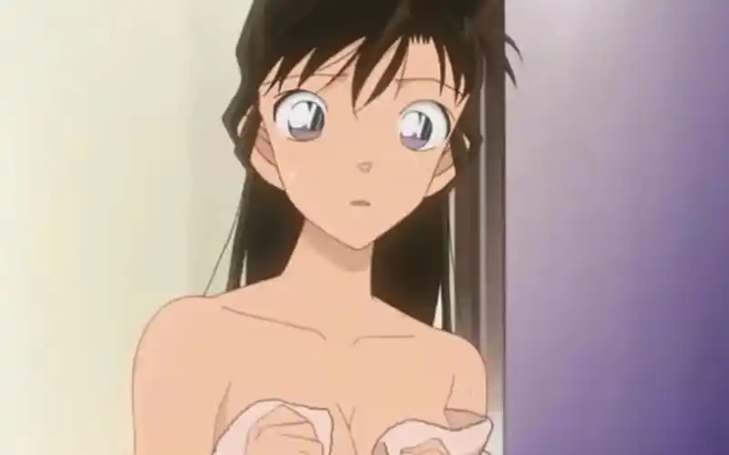 柯南福利集发生命案时小兰在洗澡柯南不小心看到狂飙鼻血