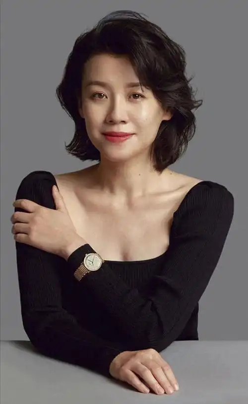 回顾:她本是豪门阔太,被导演临时救场,却意外走红50岁片约不断