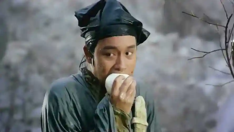 倩女幽魂:张国荣饰演书生宁采臣,他将宁采臣的形象演绎的让人刻骨铭心