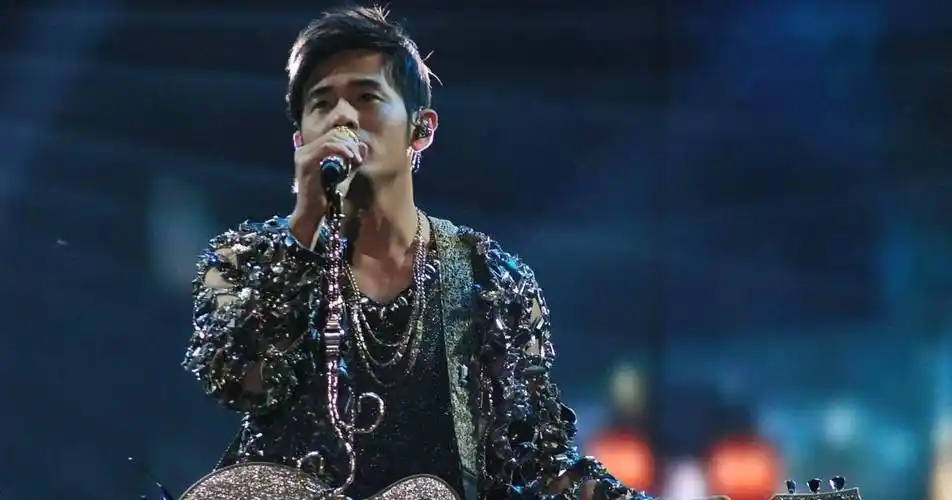 周杰伦跨年大秀幸福!