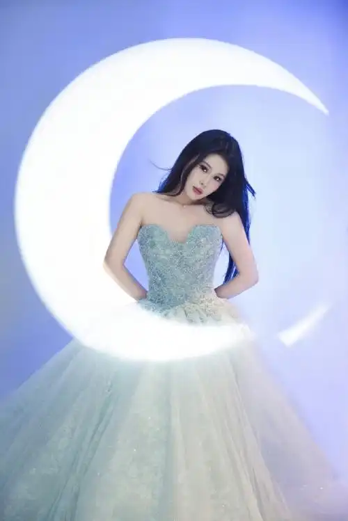 袁娅维机场被送冲浪板##袁娅维到达长沙