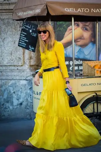 一个女人的性格,看她喜欢穿什么颜色就知道!