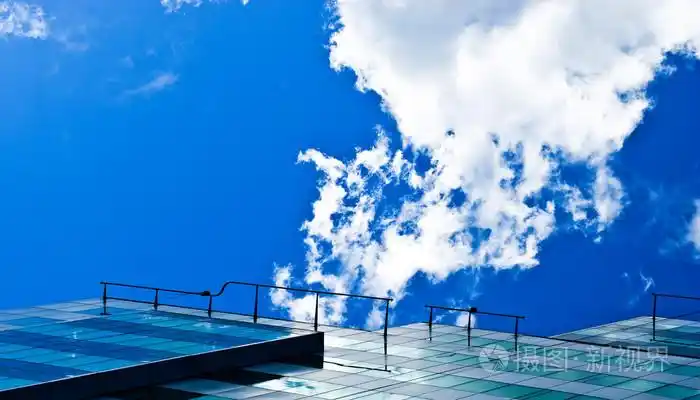 高楼的屋顶照片-正版商用图片007mj3-摄图新视界