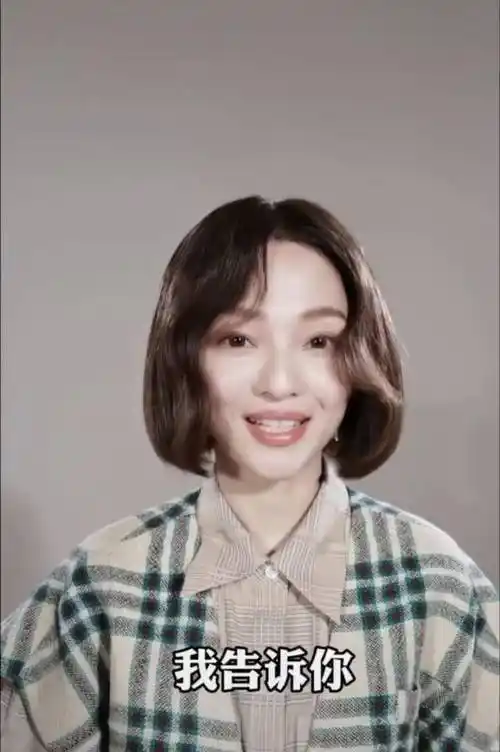 这次在视频录制当中的张韶涵将自己的短发加上了一些伦理,但也因为