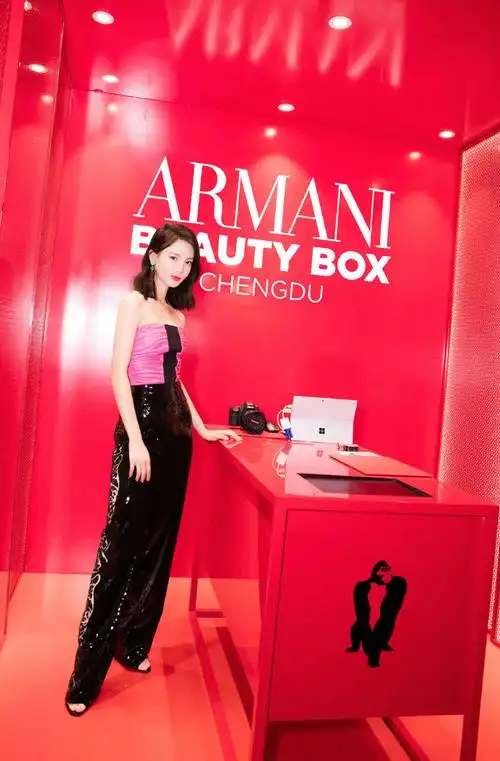 金晨性感干练活动照图片,明星,美女,性感,高清,时尚,干练,活动,金晨