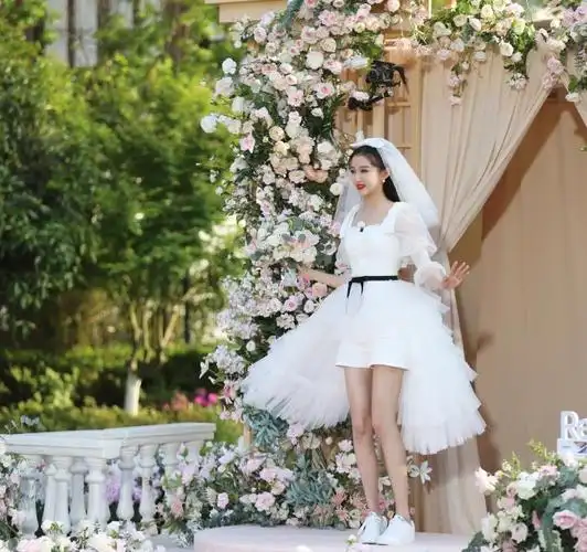 baby婚纱照(baby与蔡徐坤婚纱照甜蜜十足)