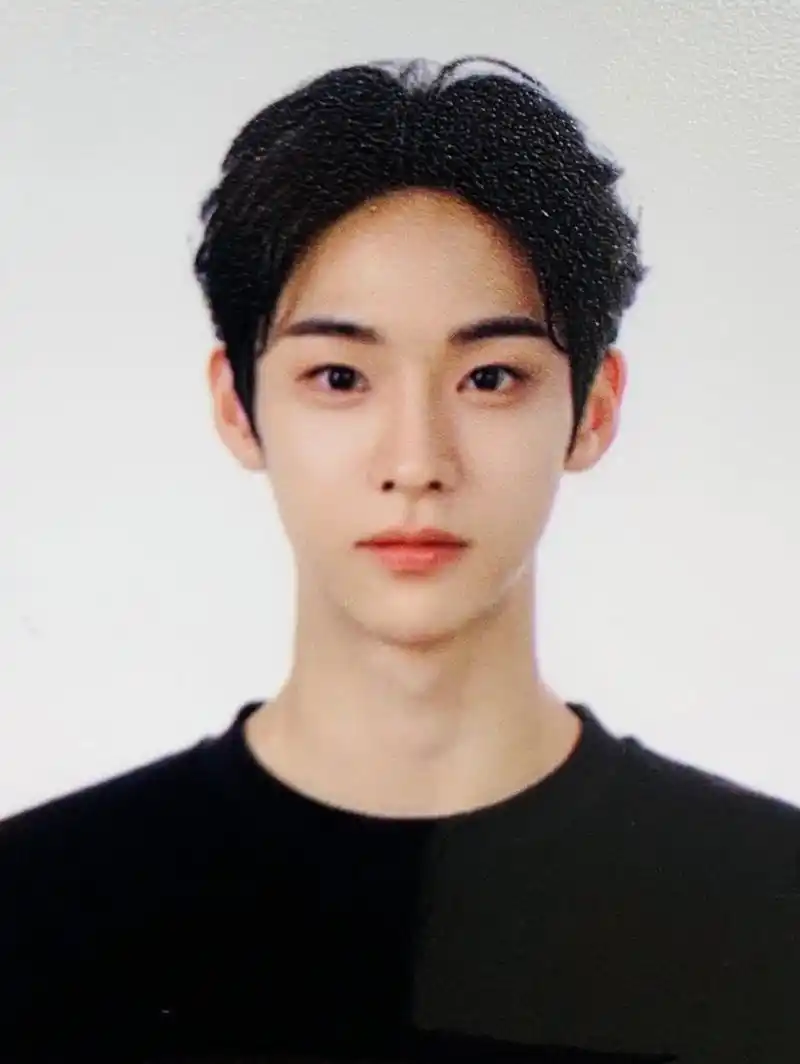 火朗证件照…好标志的长相,正统大帅哥!