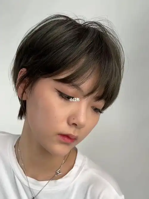 短发发型  #锁骨发  #显脸小发型  #慵懒烫发  #摩根烫  #造型烫