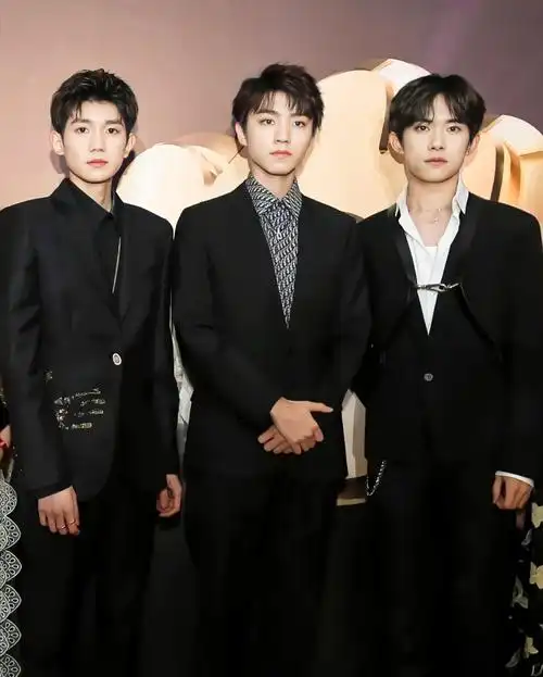 tfboys适合做壁纸的照片