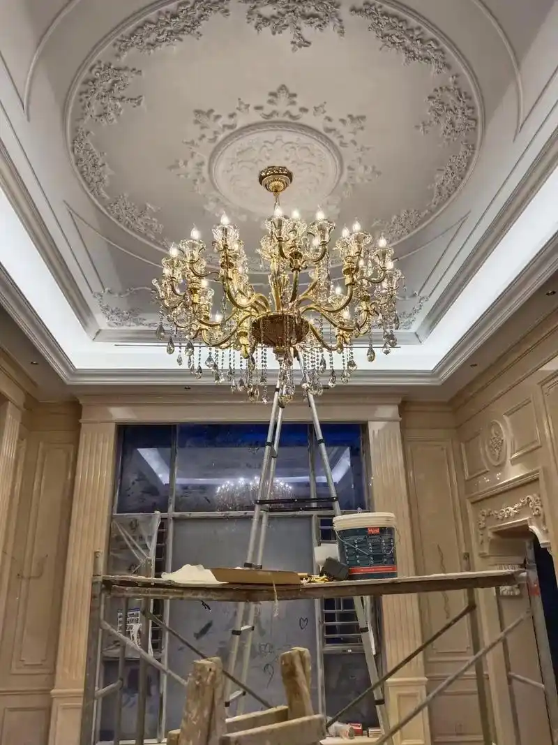 别墅灯具安装案例新鲜出炉!灯具奢华典雅!优质黄铜打造,搭 - 抖音