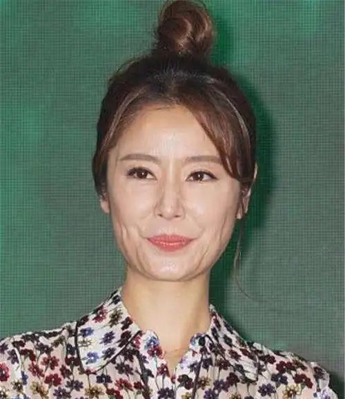 44岁林心如近照离开ps老成这模样网友调侃委屈霍建华了