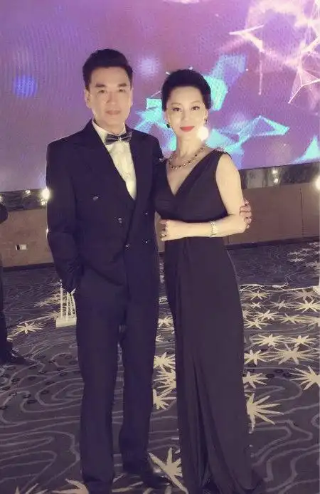 标签:                  蒋劲夫