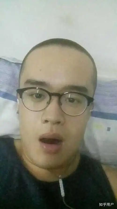 一直头发比较长的男生突然剪一个寸头是怎样的体验?