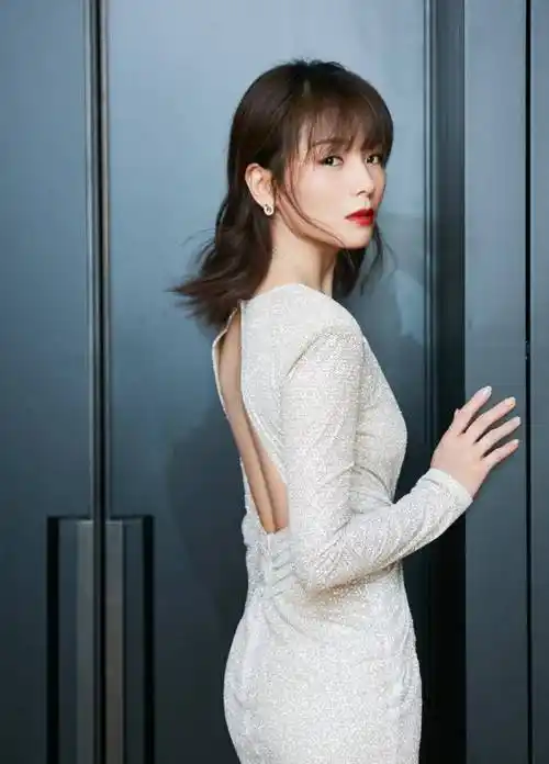 刘涛"起床照"意外曝光,看完辣眼睛,和银幕上简直两个人_表演_观众