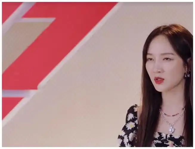 从一个细节足以看出,不敢选蓝盈莹硬碰硬|孟佳|张含韵|蓝盈莹_新浪