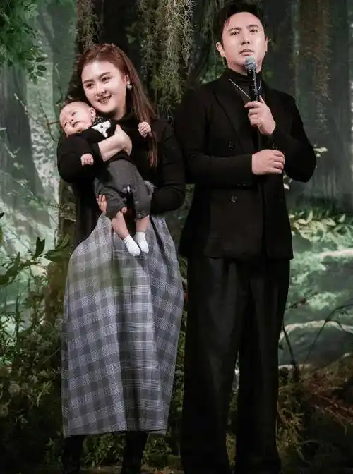 对于沈腾的妻子来说,其实年轻时候的她也是一位知名的女演员,只不过她