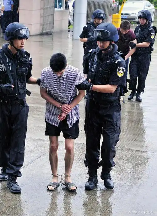 警方通报:嫌疑人被抓获,一人死亡|犯罪|深圳市|故意伤害案|男子掌掴