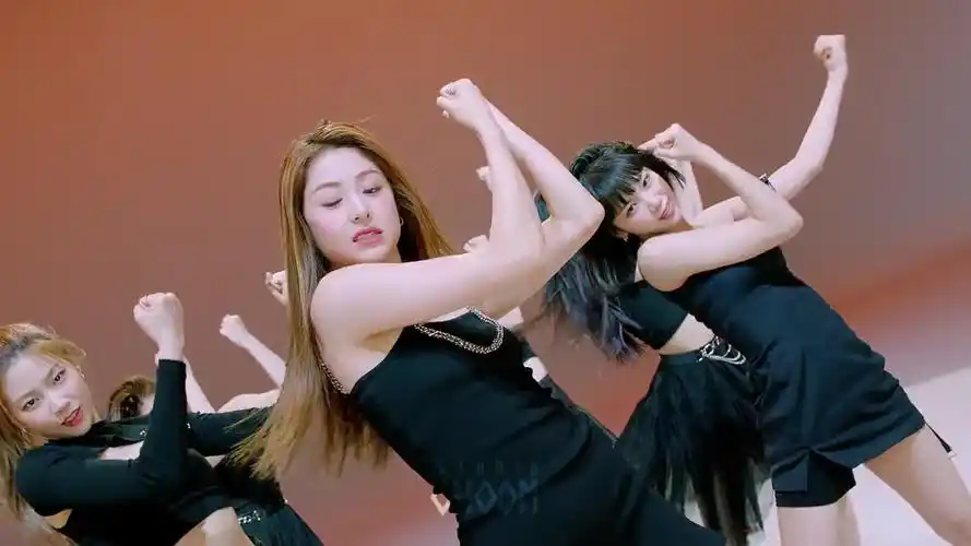 女团韩流热舞 《中国舞》#和春天一起跳舞#爵士舞-舞蹈视频-搜狐视频