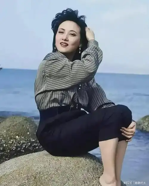 邓婕年轻时她的容颜绝美美貌清新脱俗