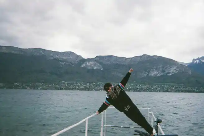 朱一龙赵丽颖合影旧照