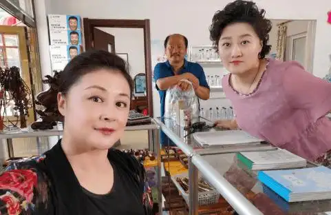 原创谢大脚饰演者曝光导演都难辨真假直言退出的王长贵也笑脸相迎