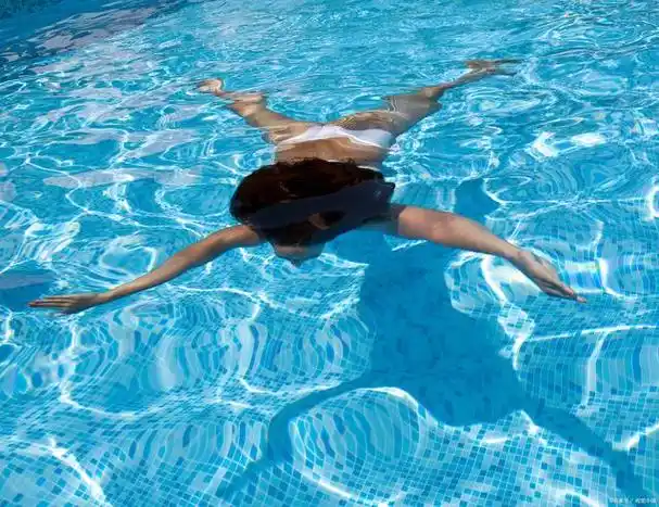 游泳初学者必知:正确的蛙泳呼吸方法