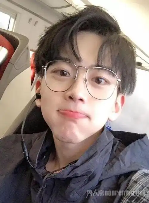 初中生发型男00后这3款男生发型90后这发型太娘