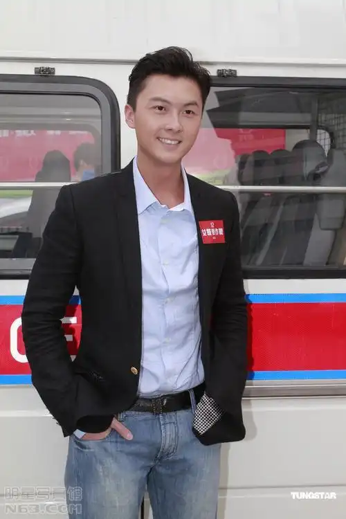 王浩信写真图片-自制960x640壁纸.大图-明星写真馆n63.com