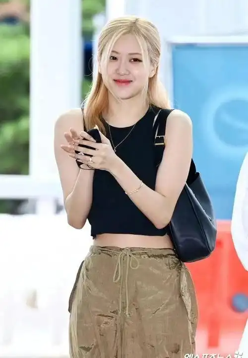 陈伟霆何穗恋情曝光曾因健身爱好上热搜这身材也绝配了