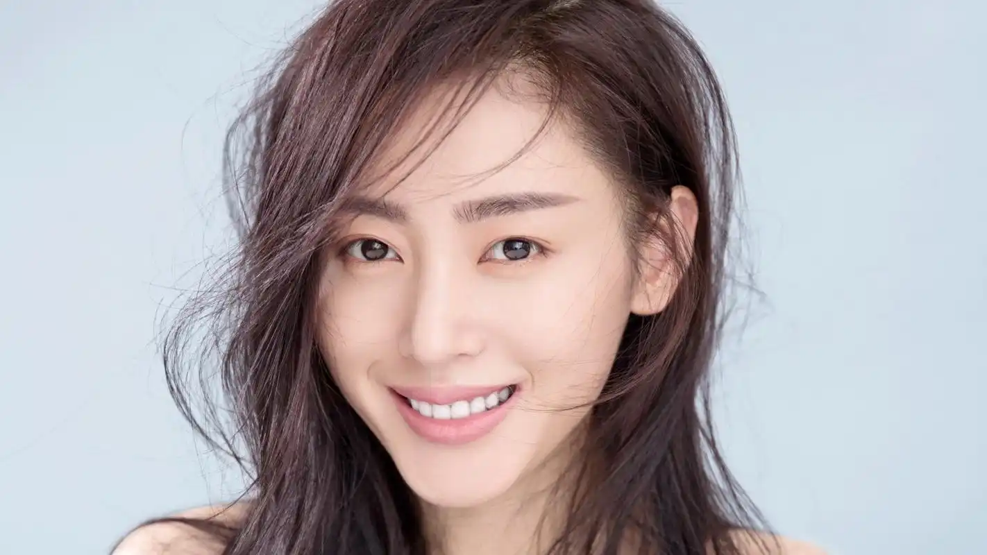 美女明星张天爱时尚写真桌面壁纸下载