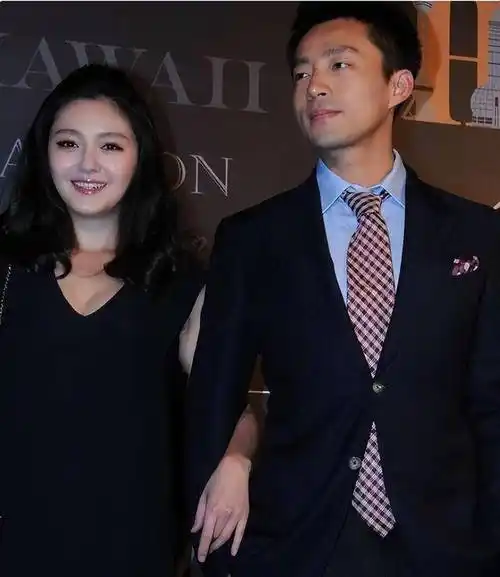 台媒爆汪小菲女友婚内出轨频繁带男人回家声音太大被投诉