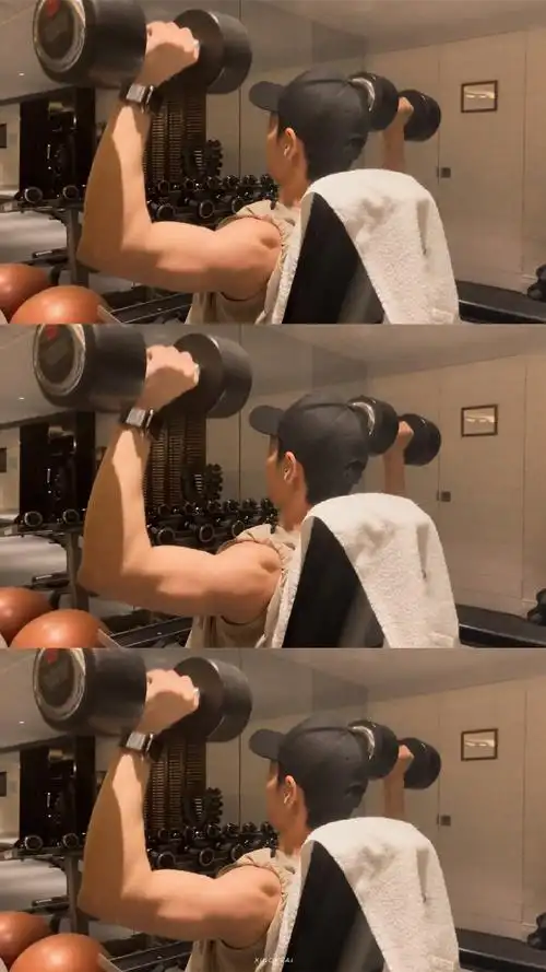 《自律男人·健身房肌肉篇9499》#肖战打网球潜水冲浪vlog##肖战