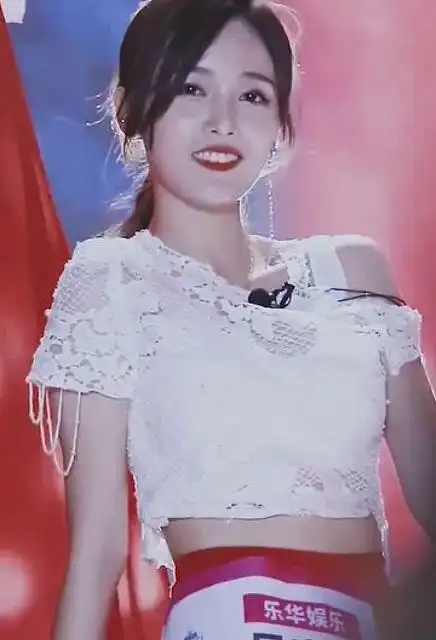 《创造101》:美美的小姐姐吴宣仪《红色高跟鞋》现场