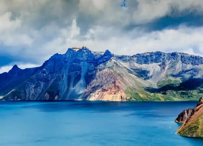 《长白山南坡看天池》——旭日摄影与制作