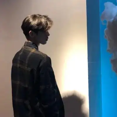 意境侧脸男生帅气头像高清好看的有内涵的帅哥头像图片