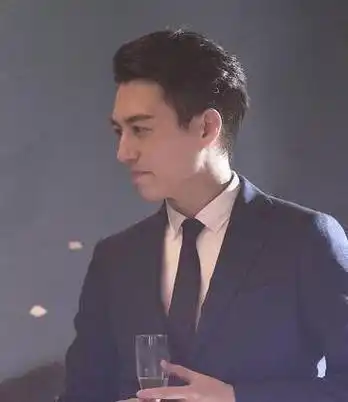 靳东:发表44岁生日致辞,继续做纯男孩,两个儿子送礼物,妻子送祝福_张