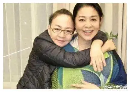 宋丹丹故意扮丑实际是大美人看她年轻时与倪萍的合影被惊艳到