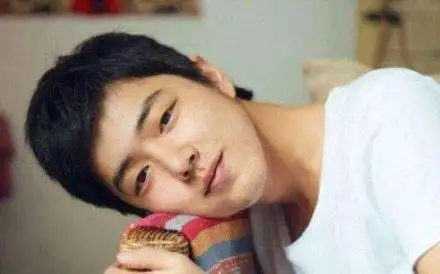 网友拿肖战眼睛照咨询医生,整形医生惊问:做了眼睑下至?