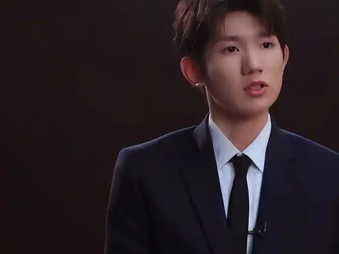 "王源巅峰高光者 "王源回应抽烟 "安利王源