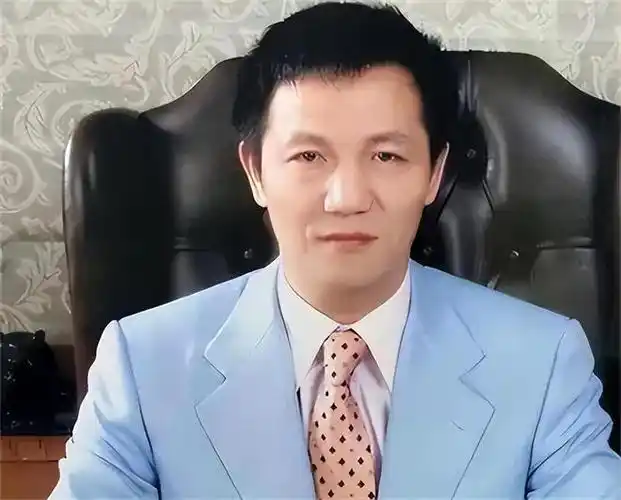 上海前首富周正毅入狱后嫌太热给牢房装空调服刑期间净赚30亿