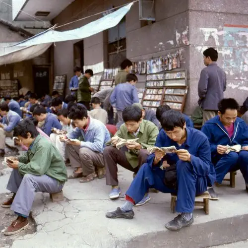 老照片:中国街拍,1982年.科兹洛夫