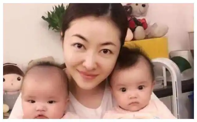 唐嫣生双胞胎,罗晋憔悴,娱乐圈——为何你是双胞胎"高产地"