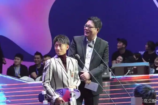 高亚麟抱起张一山称他瘦得像叶子:胃病一直缠身!