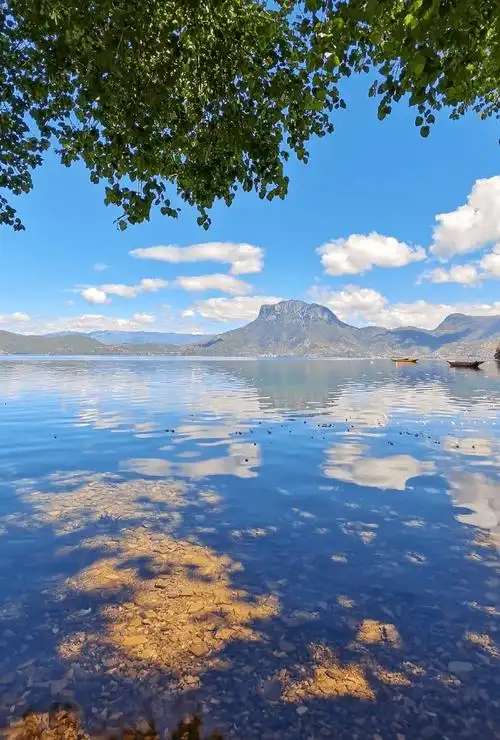 想在女神湾发会儿呆,只为寻一个泸沽绮梦_柔波_夕阳_湖面