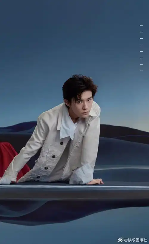 易烊千玺12.22个人演唱会海报～上海体育东方中心_高清图集_新浪网